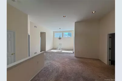 7 Sagaponack Court, Ridge, NY 11961 - Photo 17