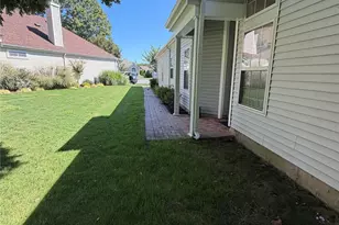 7 Sagaponack Ct, Ridge, NY 11961 - Photo 35