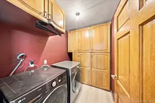 19 John Bean Ct, Port Washington, NY 11050 - Photo 9