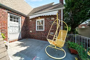 22 Flint Ave, Hempstead, NY 11550 - Photo 3