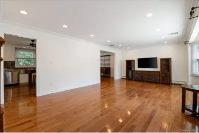 711 Koelbel Court, Baldwin, NY 11510 - Photo 3