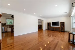 711 Koelbel Ct, Baldwin, NY 11510 - Photo 3