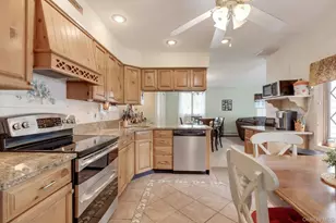 963 Sycamore Ave, Bohemia, NY 11716 - Photo 9