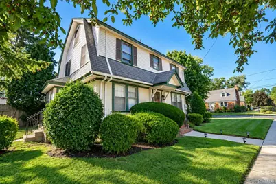 676 6th Avenue, New Hyde Park, NY 11040 - Photo 3