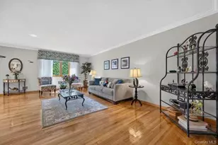 24 Peerless Dr, Oyster Bay, NY 11771 - Photo 7
