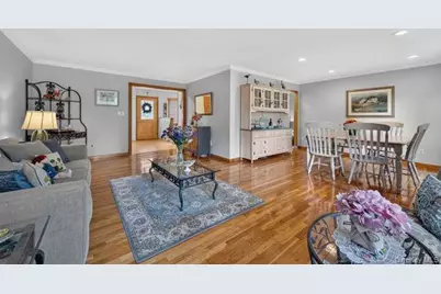 24 Peerless Drive, Oyster Bay, NY 11771 - Photo 9