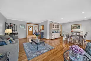24 Peerless Dr, Oyster Bay, NY 11771 - Photo 9