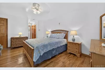 24 Peerless Drive, Oyster Bay, NY 11771 - Photo 23