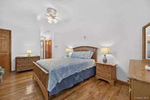 24 Peerless Dr, Oyster Bay, NY 11771 - Photo 23