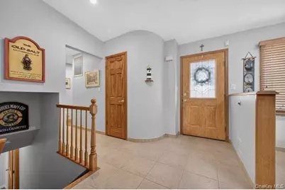 24 Peerless Drive, Oyster Bay, NY 11771 - Photo 5