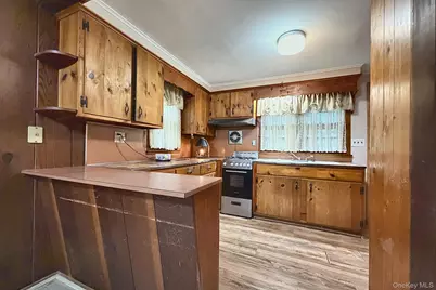 11 Robinhood Lane, Southampton, NY 11968 - Photo 3
