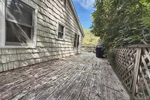 11 Robin Hood Ln, Southampton, NY 11968 - Photo 19