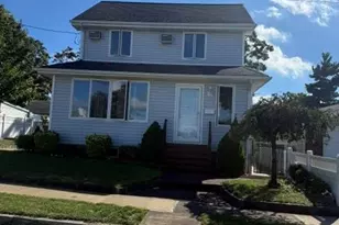 104 W Lincoln Ave, Valley Stream, NY 11580 - Photo 3