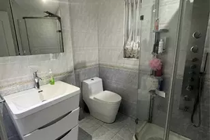 139-04 Coolidge Ave, Briarwood, NY 11435 - Photo 11