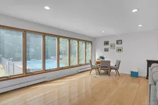 41 Cedar Ridge Ln, Dix Hills, NY 11746 - Photo 15