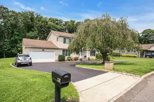 41 Cedar Ridge Ln, Dix Hills, NY 11746 - Photo 5