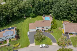 41 Cedar Ridge Ln, Dix Hills, NY 11746 - Photo 49