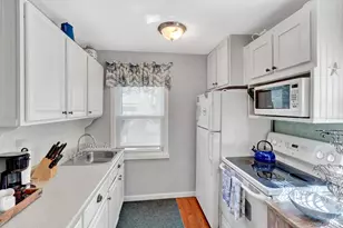 30 Neptune Pl, Calverton, NY 11933 - Photo 9