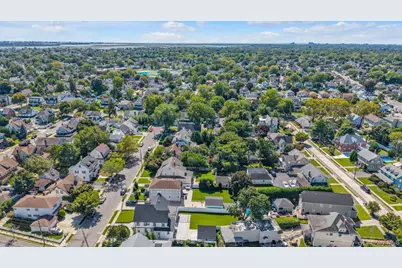 27 2nd Street, Lynbrook, NY 11563 - Photo 37