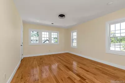 27 2nd Street, Lynbrook, NY 11563 - Photo 17