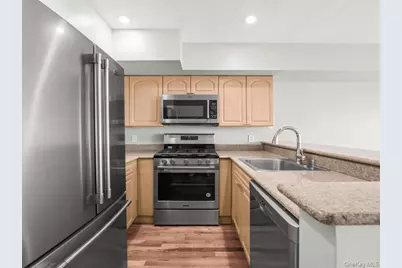 1 Patricia Lane #305, Bronx, NY 10465 - Photo 11