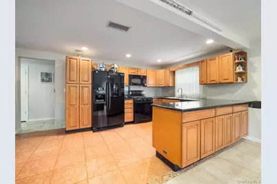 1 S Park Lane, Nanuet, NY 10954 - Photo 17