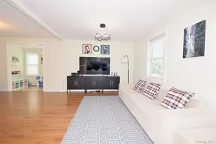 17 Maple Ave, Port Jefferson Station, NY 11776 - Photo 5