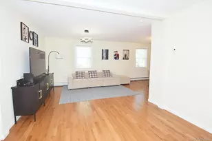17 Maple Ave, Port Jefferson Station, NY 11776 - Photo 9