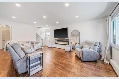 41 E Saltaire Road, Lindenhurst, NY 11757 - Photo 3