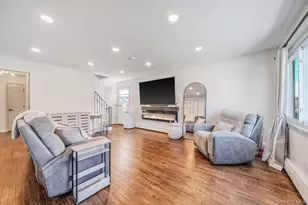 41 E Saltaire Rd, Lindenhurst, NY 11757 - Photo 3