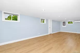 20 Danbury Ave, Patchogue, NY 11772 - Photo 31