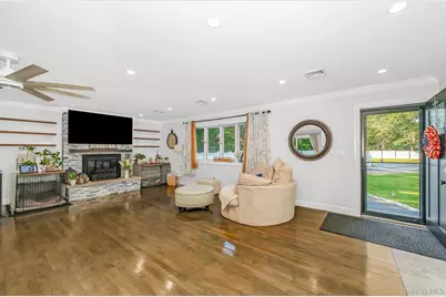 20 Danbury Avenue, Patchogue, NY 11772 - Photo 7