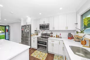 20 Danbury Ave, Patchogue, NY 11772 - Photo 15