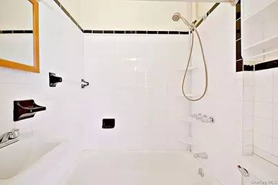611 Bainbridge, Brooklyn, NY 11233 - Photo 9