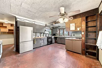75 Weaving Lane, Wantagh, NY 11793 - Photo 5