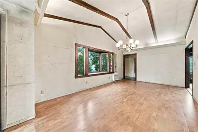 75 Weaving Lane, Wantagh, NY 11793 - Photo 3