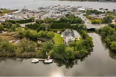 547 Shore Drive, Oakdale, NY 11769 - Photo 39