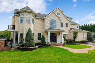 547 Shore Drive, Oakdale, NY 11769 - Photo 1