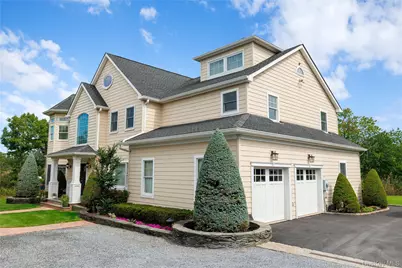 547 Shore Drive, Oakdale, NY 11769 - Photo 3