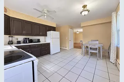 80 Carroll Avenue, Ronkonkoma, NY 11779 - Photo 3