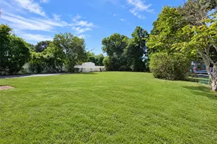 80 Carroll Ave, Ronkonkoma, NY 11779 - Photo 15