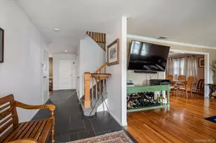 3060 Shore Dr, Merrick, NY 11566 - Photo 7