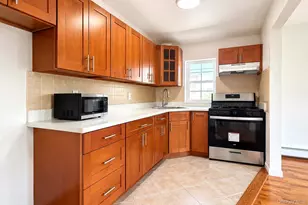 218-42 140th Ave, Springfield Gardens, NY 11413 - Photo 3