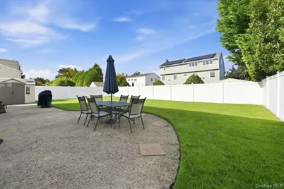2872 Bayview Avenue, Wantagh, NY 11793 - Photo 33