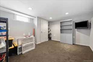 2872 Bayview Ave, Wantagh, NY 11793 - Photo 29