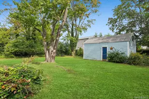 3 Clinton Ave, East Quogue, NY 11942 - Photo 11