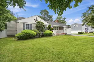 2 Baltic Pl, Amityville, NY 11701 - Photo 3