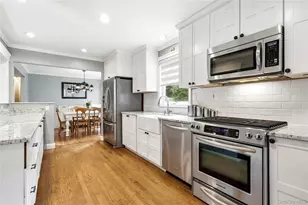 2 Baltic Pl, Amityville, NY 11701 - Photo 13