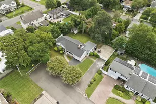 2 Baltic Pl, Amityville, NY 11701 - Photo 31