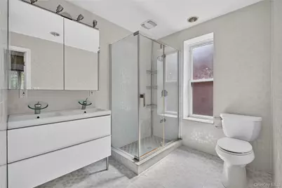 45-23 Utopia Parkway, Flushing, NY 11358 - Photo 15